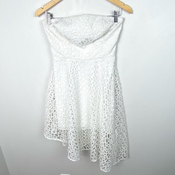 Revolve Keepsake White Eyelet Asymmetric Dress Size Small Strapless Lace Boho - Picture 9 of 10